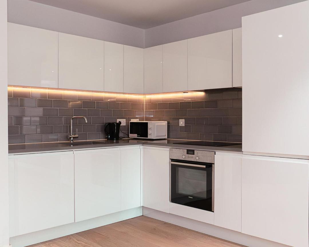 Charming 1Br Apartment In Londyn Zewnętrze zdjęcie